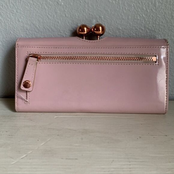 Ted Baker Light Pink Wallet With Rose Gold Snap Closure compartment - Picture 2 of 6